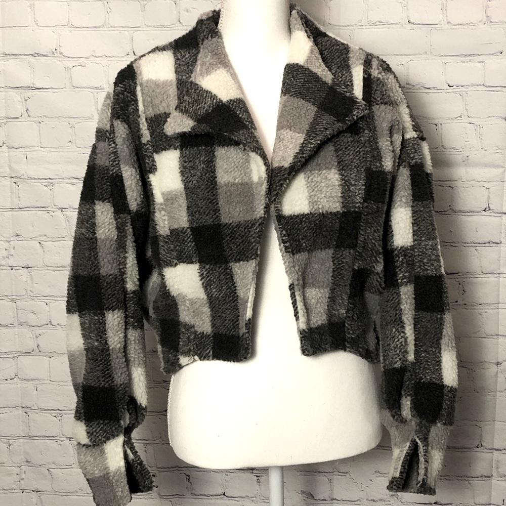 Gimmicks Sherpa Plaid Cropped Jacket! Grey/Blk/Wh